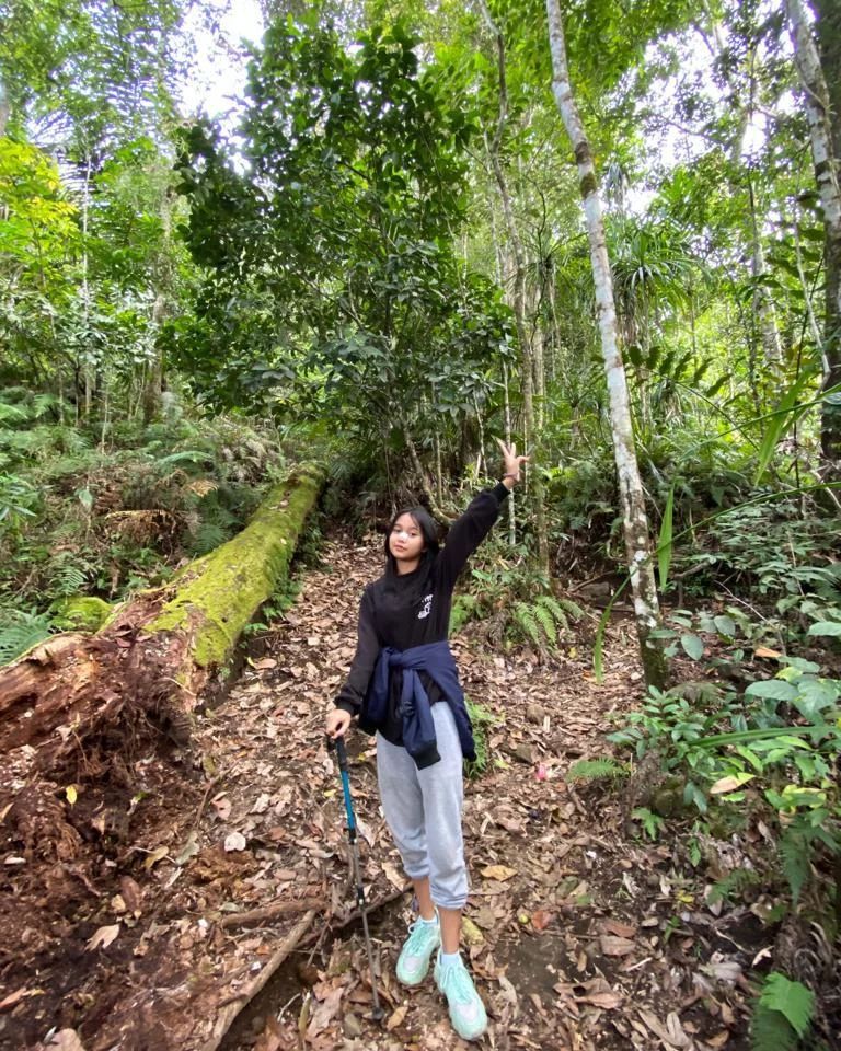 Nadia Si Karyawan Baru